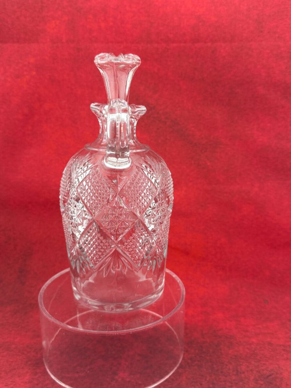 EARLY AMERICAN PATTERN GLASS STYLE PRESSED GLASS JUG/DECANTER with GLASS STOPER - Picture 2 of 9